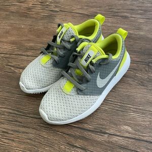 Nike youth JR roush golf shoes size 1Y
